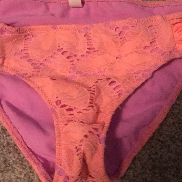 Victoria’s Secret strapless top & bikini bottoms - Picture 3 of 3
